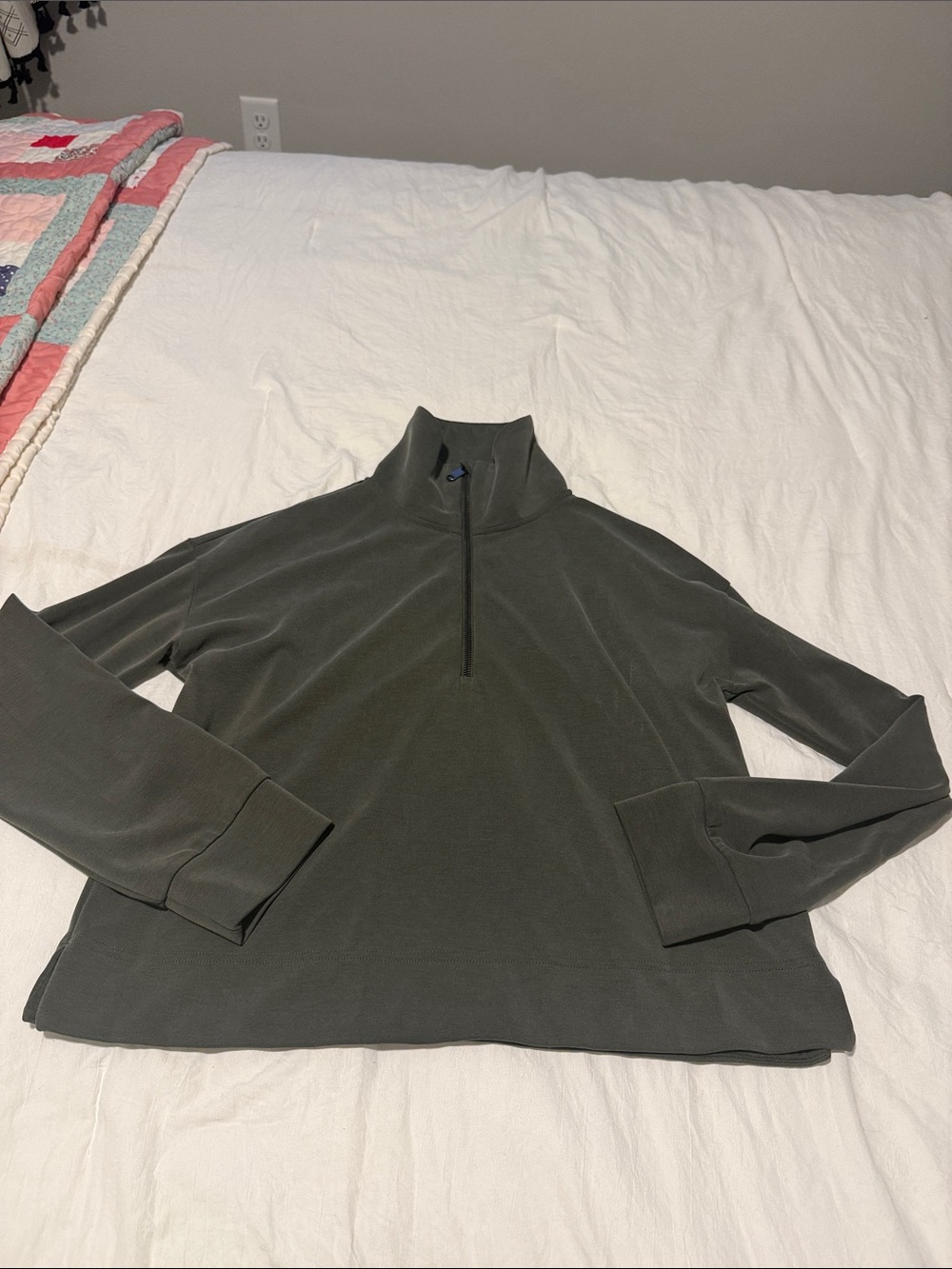Athleta Women’s Olive Green Quarter-Zip Mock Neck Sweater Size SP